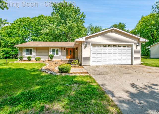 Property at 30946 Fortune Trl, Milford, MI 48381, 3 beds, 1.5 baths
