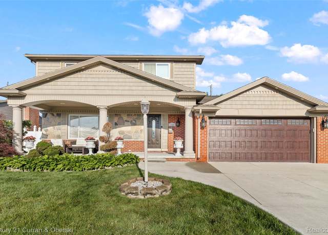 Property at 1449 N Charlesworth St, Dearborn Heights, MI 48127, 4 beds, 3.5 baths