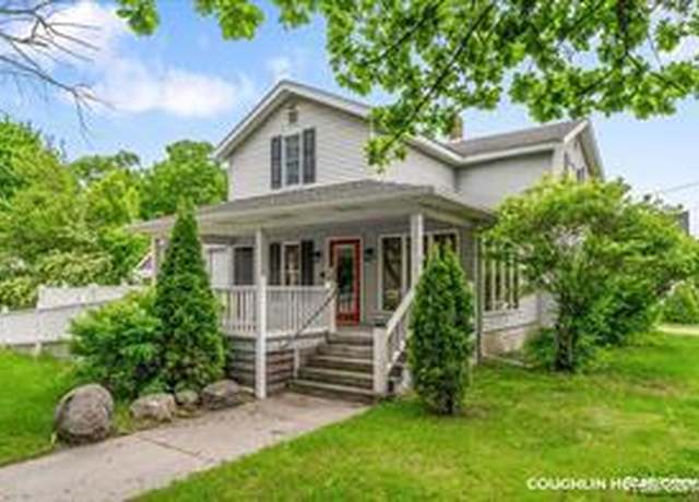 Property at 502 W State St, Hastings, MI 49058, 3 beds, 2.5 baths