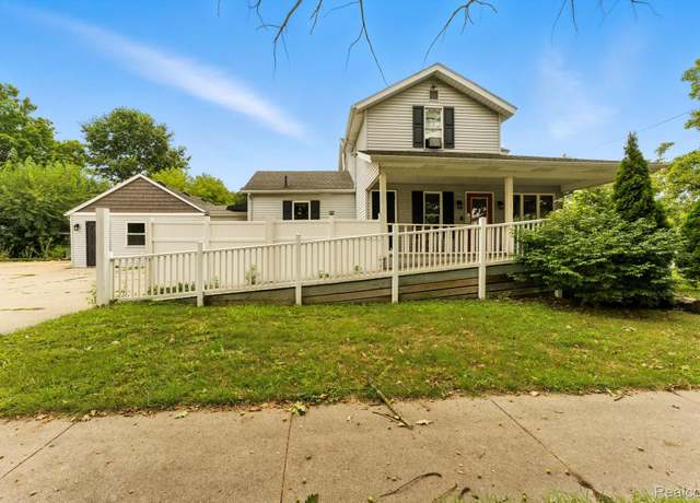 Property at 502 W State St, Hastings, MI 49058, 3 beds, 2.5 baths
