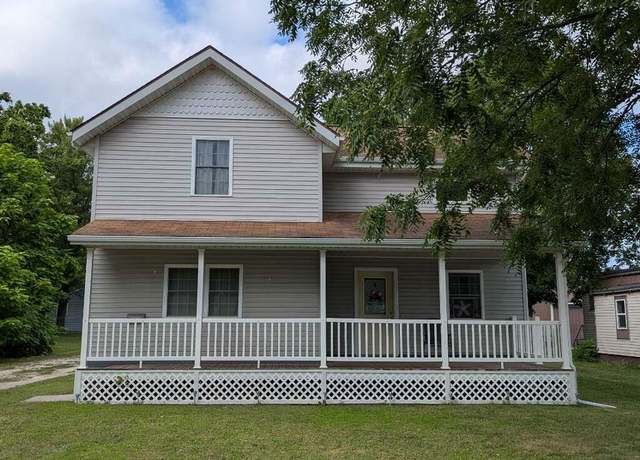 Property at 811 E Center, Ithaca, MI 48847, 3 beds, 2.5 baths