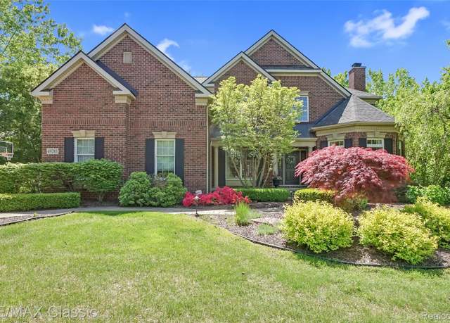 Property at 49285 Albatross Dr, Novi, MI 48374, 5 beds, 4.5 baths