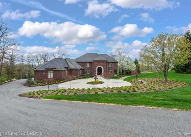 Property at 5001 Forest Valley Dr, Clarkston, MI 48348, 6 beds, 7 baths