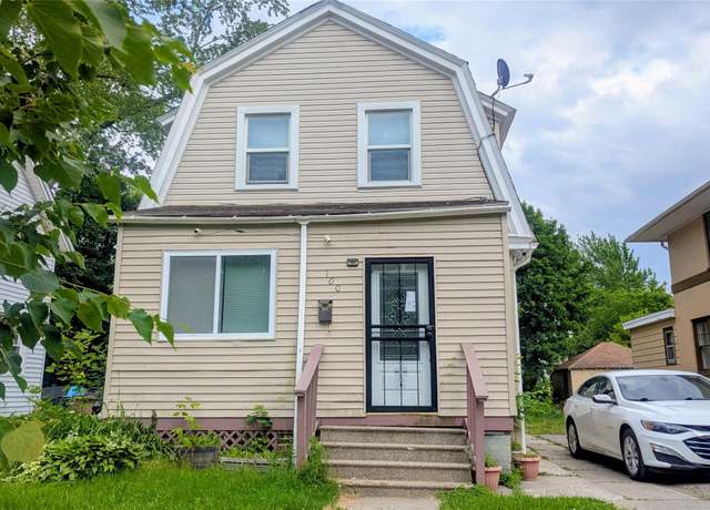 Property at 100 Oliver St, Pontiac, MI 48342, 3 beds, 2 baths