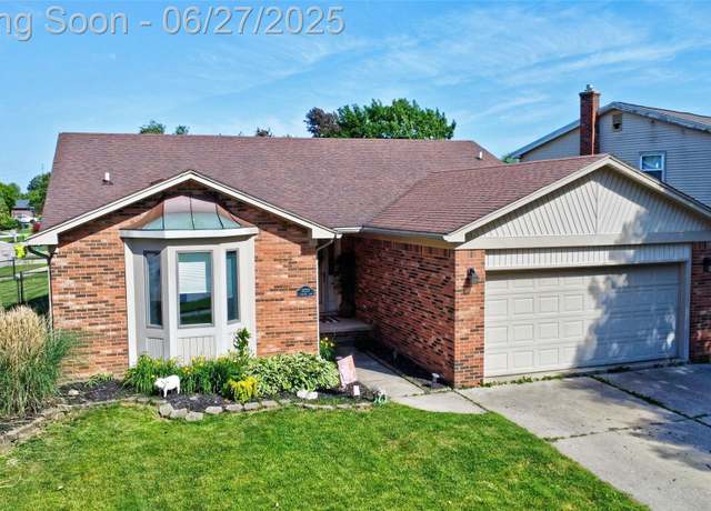 Property at 17217 Yorktown Ln, Macomb, MI 48044, 3 beds, 2 baths