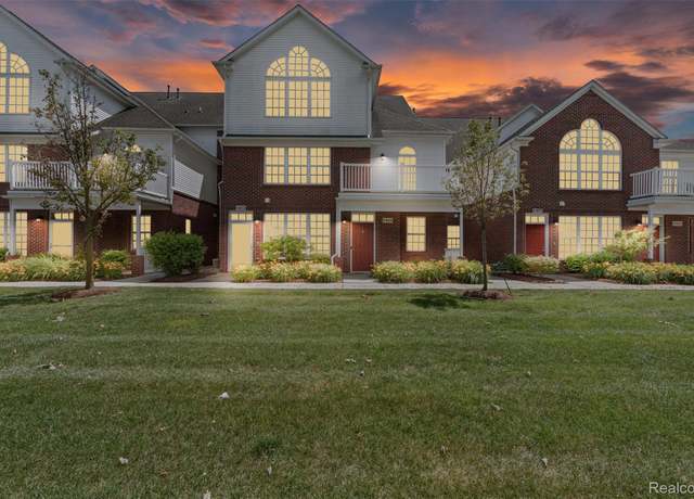 Property at 8461 Towne Center Cir N, Warren, MI 48093, 2 beds, 2 baths