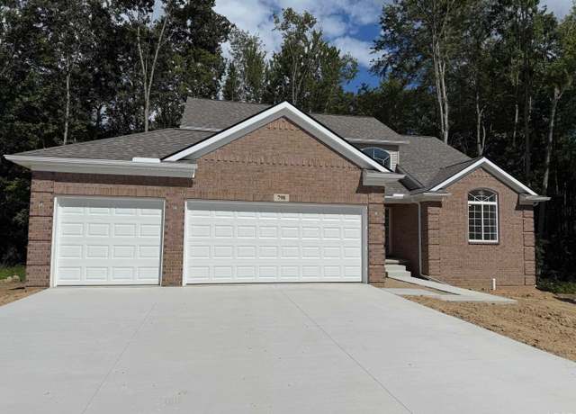Property at 798 War Bonnet Dr, Tecumseh, MI 49286, 4 beds, 3.5 baths