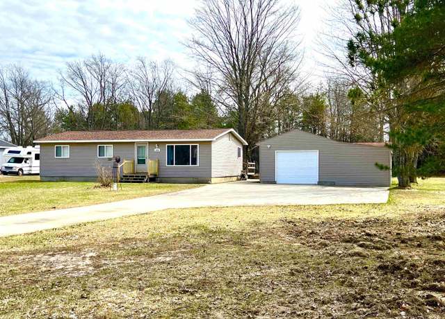 Property at 3309 S 39 Rd, Cadillac, MI 49601, 3 beds, 1 bath