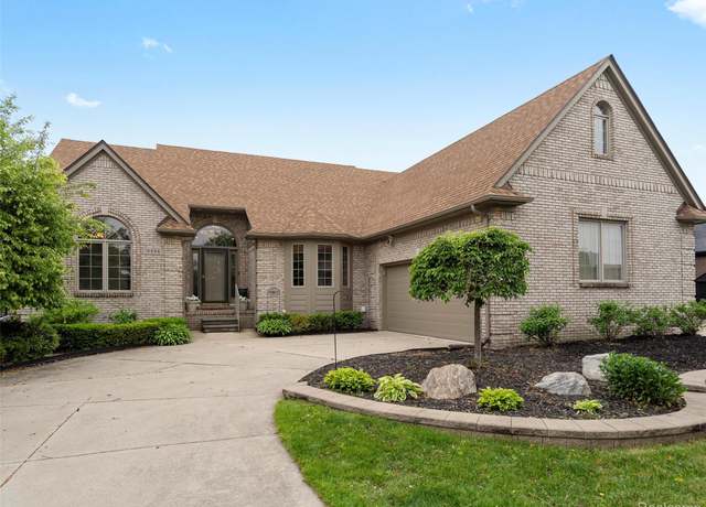 Property at 19996 Devonshire Ln, Sterling Heights, MI 48044, 4 beds, 2 baths