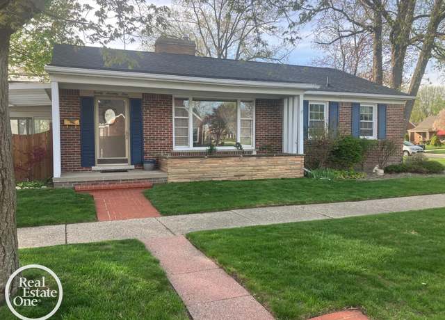 Property at 2071 Stanhope St, Grosse Pointe, MI 48236, 3 beds, 1.5 baths