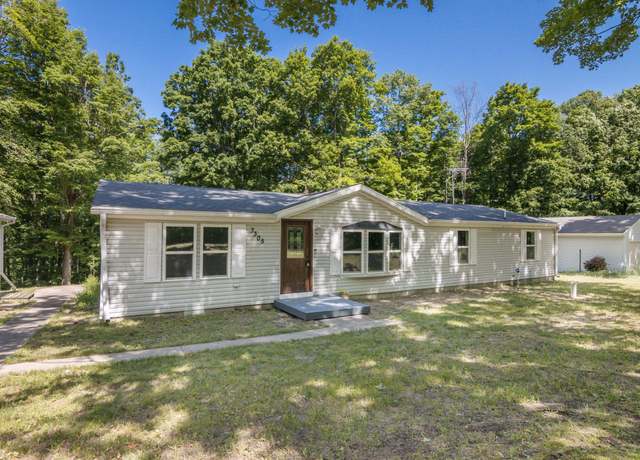 Property at 3305 NW Brown Fire Ln, Williamsburg, MI 49690, 3 beds, 2 baths