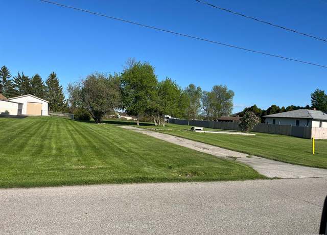 Property at 1680 SE Boutell Rd, Essexville, MI 48732, 1 bath
