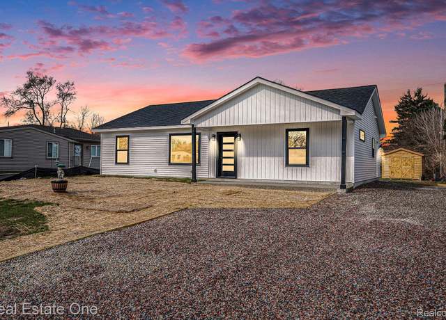 Property at 816 Vernita Dr, Lake Orion, MI 48362, 3 beds, 2 baths