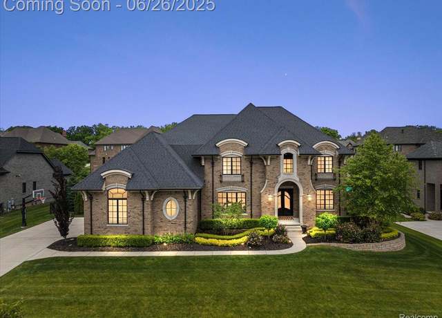 Property at 3610 Piccadilly Dr, Rochester Hills, MI 48309, 5 beds, 5 baths