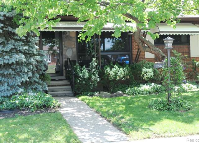 Property at 28820 Grant St, St Clair Shores, MI 48081, 3 beds, 1.5 baths