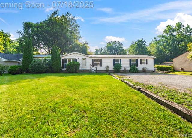 Property at 6315 Heyer St, Romulus, MI 48174, 4 beds, 3.5 baths