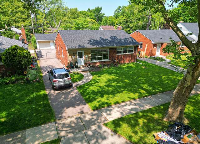 Property at 24271 Westhampton St, Oak Park, MI 48237, 3 beds, 1.5 baths