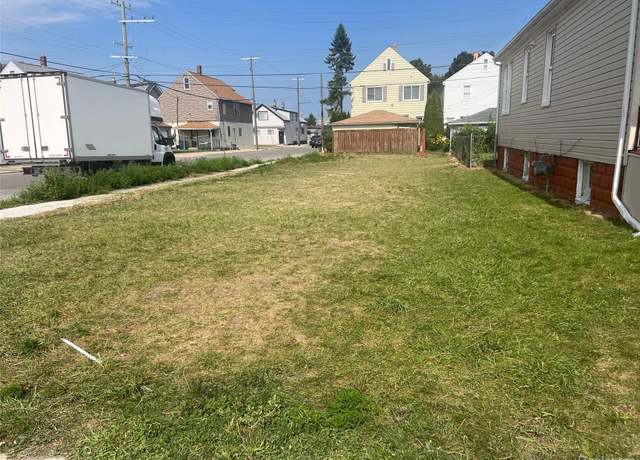 Property at 11472 Klinger St, Hamtramck, MI 48212