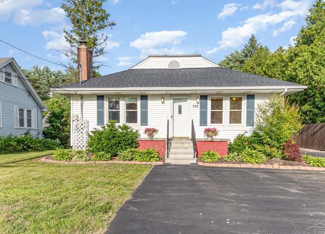 Property at 395 S Center Rd, Saginaw, MI 48638, 3 beds, 1 bath