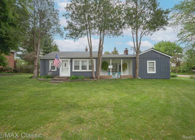 Property at 406 Common St, Walled Lake, MI 48390, 2 beds, 1 bath