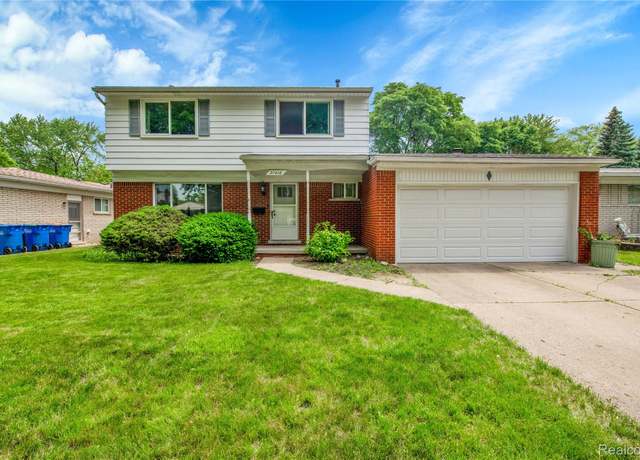 Property at 27416 Audrey Ave, Macomb, MI 48092, 4 beds, 1.5 baths