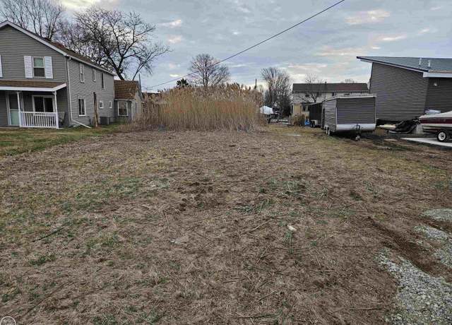 Property at 45440 Jefferson Ave, Chesterfield, MI 48047