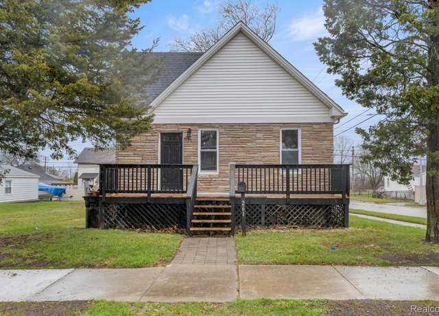 Property at 261 Detroit St, Trenton, MI 48183, 2 beds, 1 bath
