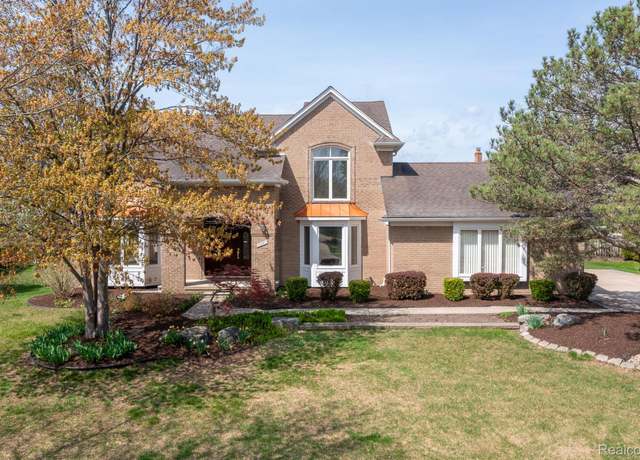 Property at 3351 Muerknoll Dr, Troy, MI 48084, 4 beds, 3.5 baths
