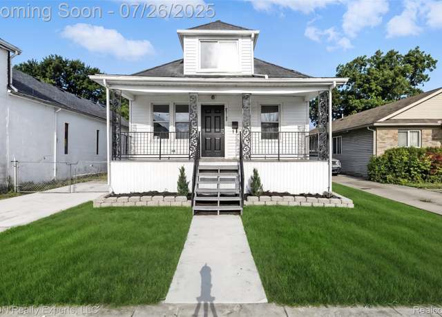Property at 25133 Blair St, Macomb, MI 48066, 3 beds, 2 baths