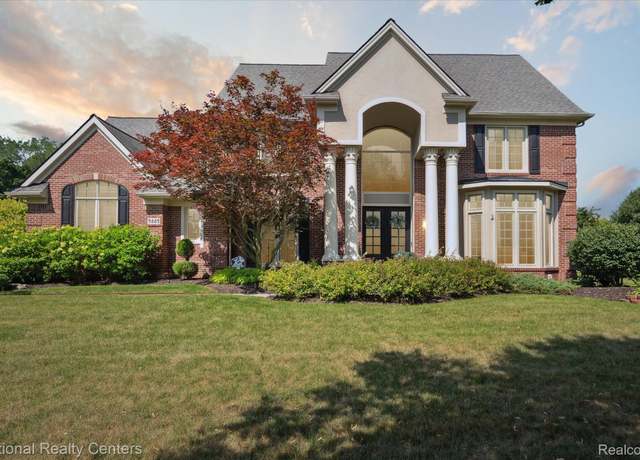 Property at 5885 Fairborn Dr, Canton, MI 48187, 4 beds, 3.5 baths