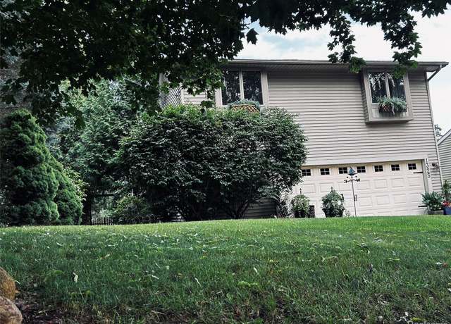 Property at 1325 Beach Dr, Orion Charter Township, MI 48360, 4 beds, 2.5 baths