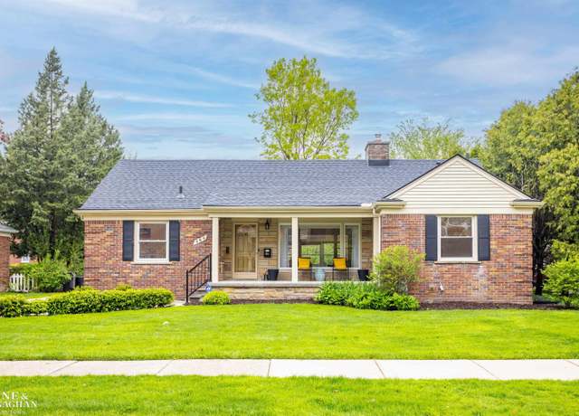 Property at 484 Bournemouth Cir, Grosse Pointe Farms, MI 48236, 3 beds, 2.5 baths