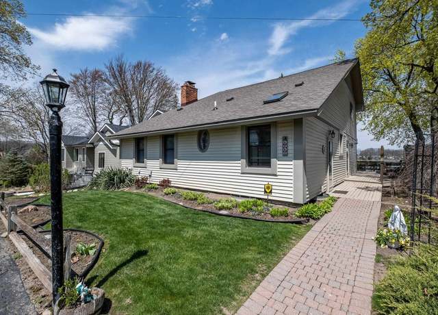 Property at 4040 Lark Ave, Waterford, MI 48328, 3 beds, 2.5 baths