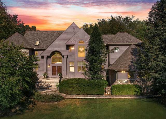 Property at 1010 N Wagner Rd, Ann Arbor, MI 48103, 4 beds, 3 baths