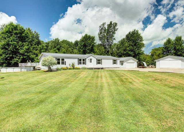 Property at 4411 Mortimer Line Rd, Croswell, MI 48422, 4 beds, 2 baths