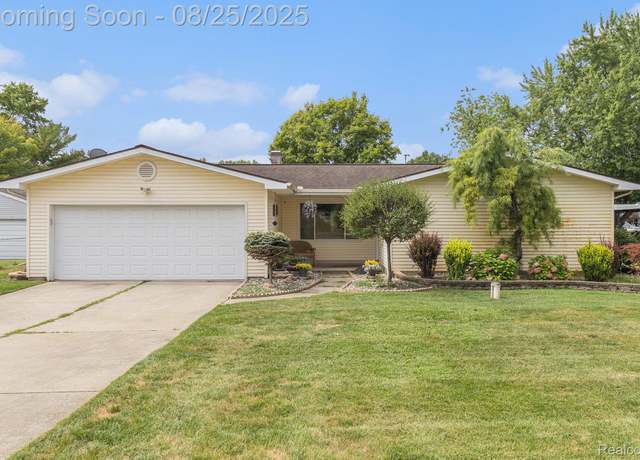 Property at 14152 North Rd, Fenton, MI 48430, 3 beds, 2.5 baths