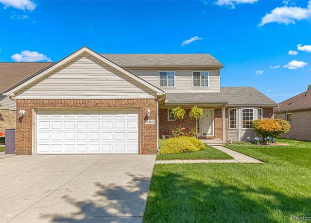 Property at 780 Saint Johns Blvd, Lincoln Park, MI 48146, 3 beds, 2.5 baths