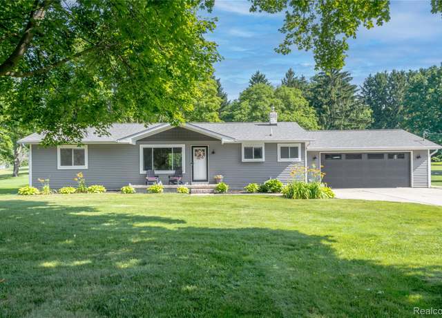 Property at 6074 Waldon Rd, Clarkston, MI 48346, 3 beds, 2 baths