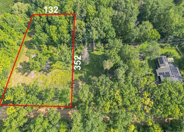 Property at 7230 Walnut Lake Rd, West Bloomfield, MI 48323