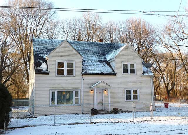 Property at 1636 E Britain Ave, Benton Harbor, MI 49022, 5 beds