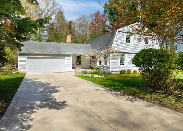 Property at 3894 Norton Hills Rd, Muskegon, MI 49441, 4 beds, 3 baths