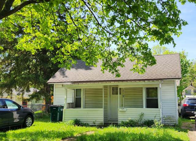 Property at 528 S Fairview Ave, Lansing, MI 48912, 2 beds, 1 bath