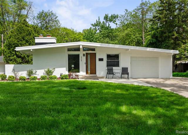 Property at 29748 Chelmsford Rd, Southfield, MI 48076, 3 beds, 1 bath