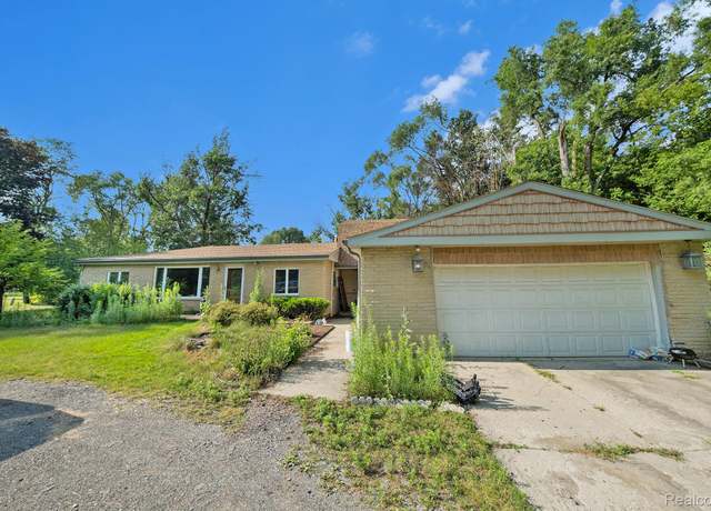 Property at 48150 Wear Rd, Romulus, MI 48111, 5 beds, 2.5 baths