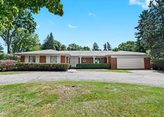 Property at 4401 Chisholm Trail Trl, Bloomfield Hills, MI 48301, 5 beds, 3.5 baths