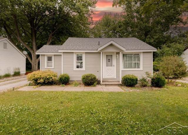 Property at 1312 Bayliss St, Midland, MI 48640, 2 beds, 1.5 baths
