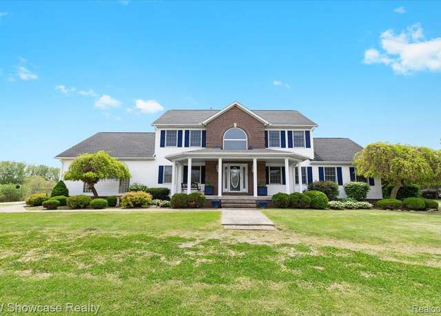 Property at 2397 Equestrian Dr, St Clair, MI 48079, 3 beds, 2.5 baths