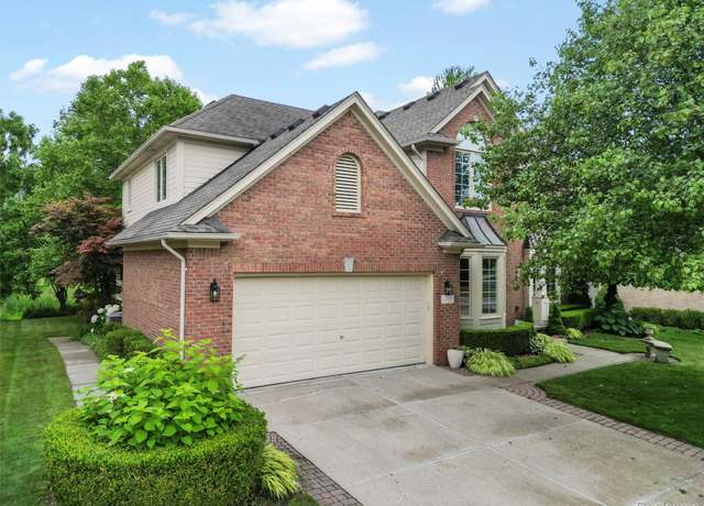 Property at 1688 Chase Dr, Rochester, MI 48307, 4 beds, 2.5 baths