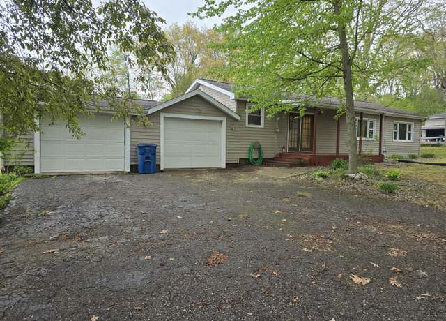 Property at 3800 W Hallett Rd, Hillsdale, MI 49242, 3 beds, 1.5 baths