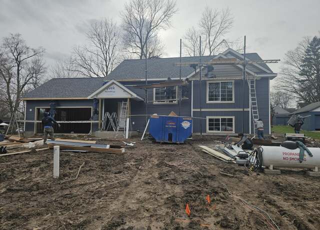 Property at 2425 Miller Ave NW, Grand Rapids, MI 49544, 2 beds, 2 baths